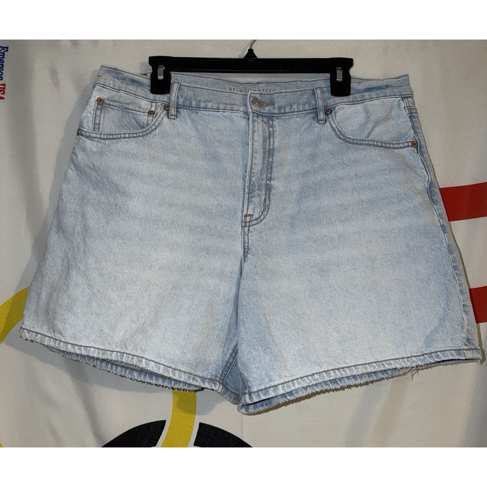 American Eagle Relaxed Shorts Womens 16 Denim Jean Light Wash High Rise Strigid